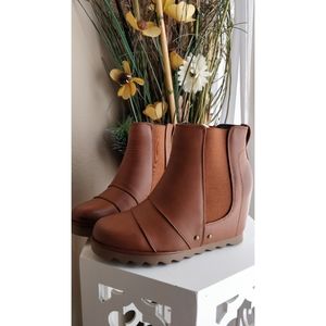 Brown ankle boots